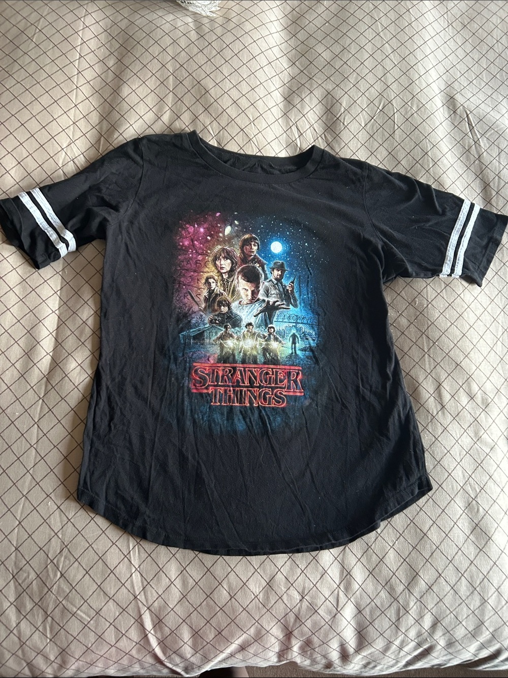🏷️2/$15 tees: Stranger Things Tee
